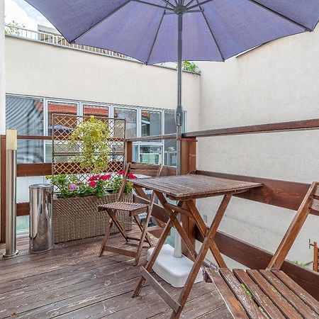 Bratislava -Apartment Near The City Center With A Balcony Ngoại thất bức ảnh