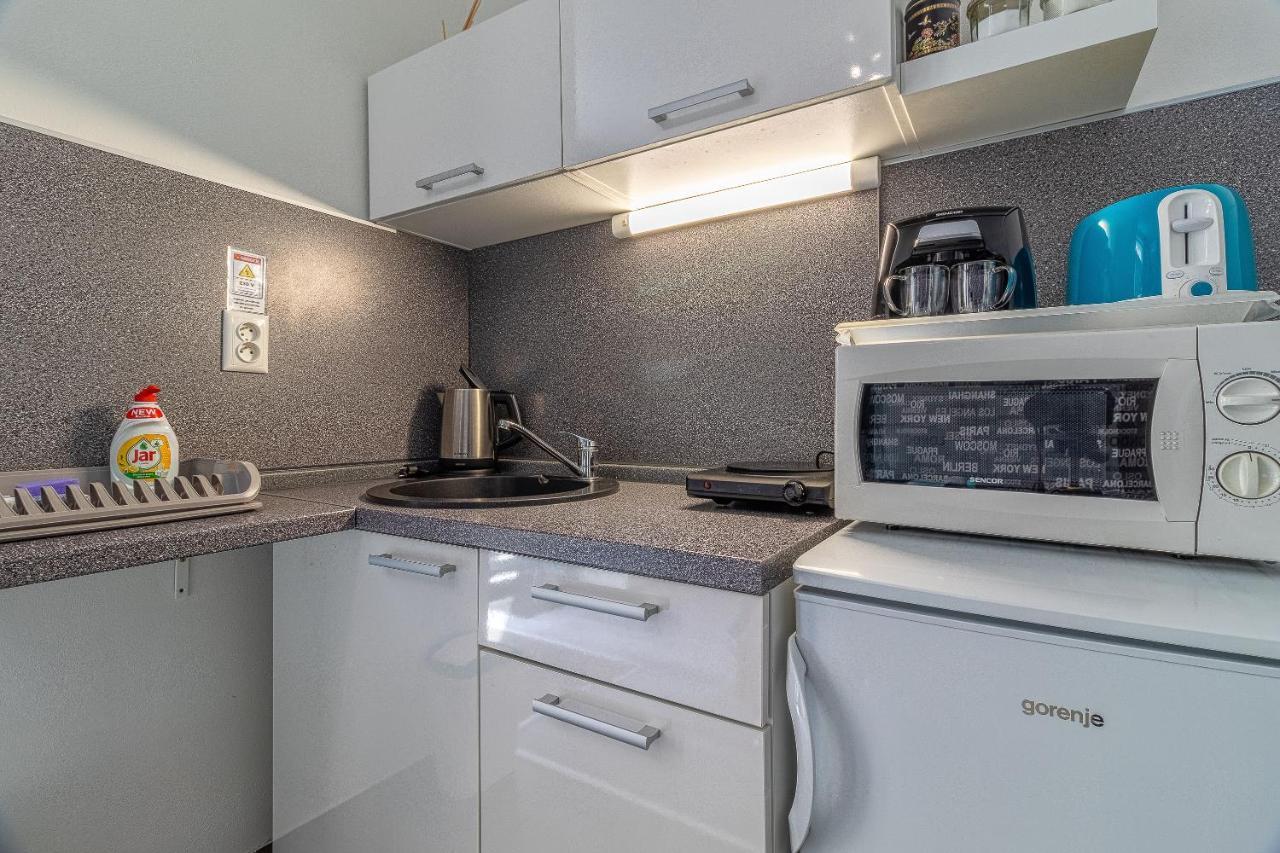 Bratislava -Apartment Near The City Center With A Balcony Ngoại thất bức ảnh
