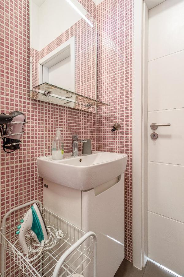 Bratislava -Apartment Near The City Center With A Balcony Ngoại thất bức ảnh