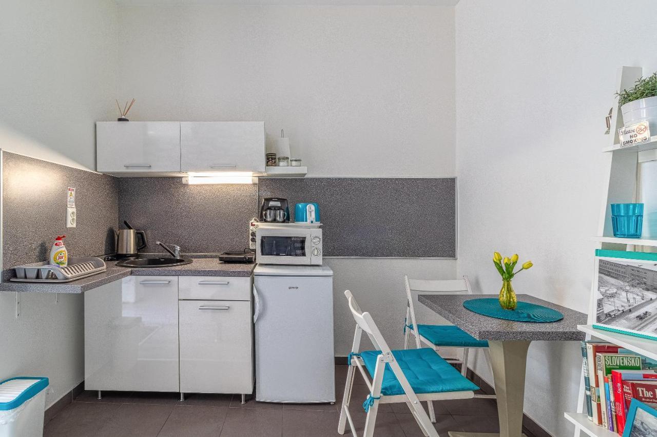 Bratislava -Apartment Near The City Center With A Balcony Ngoại thất bức ảnh