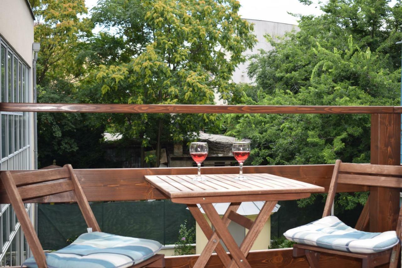 Bratislava -Apartment Near The City Center With A Balcony Ngoại thất bức ảnh